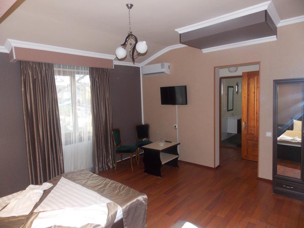 Hotel Almi Akhaltsikhe  Rum bild