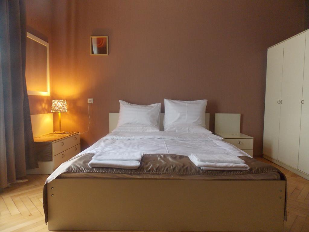 Hotel Almi Akhaltsikhe  Rum bild