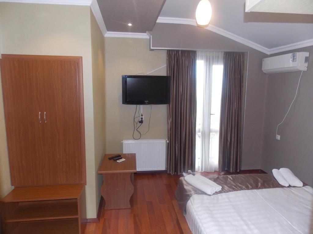 Hotel Almi Akhaltsikhe  Rum bild