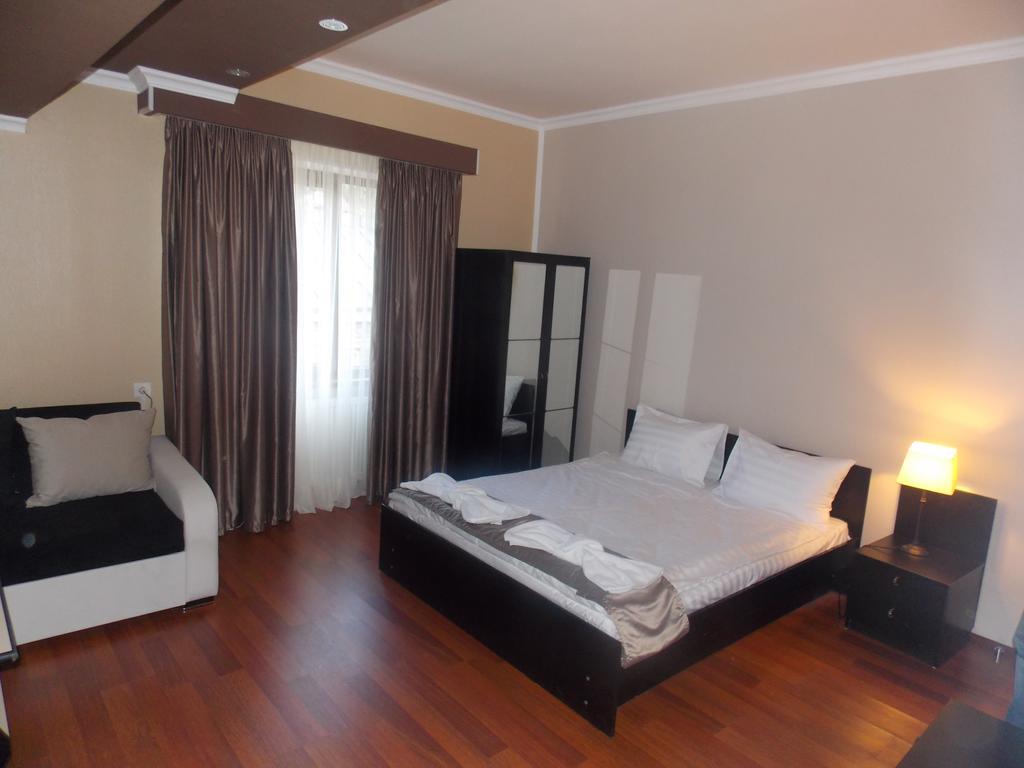 Hotel Almi Akhaltsikhe  Rum bild