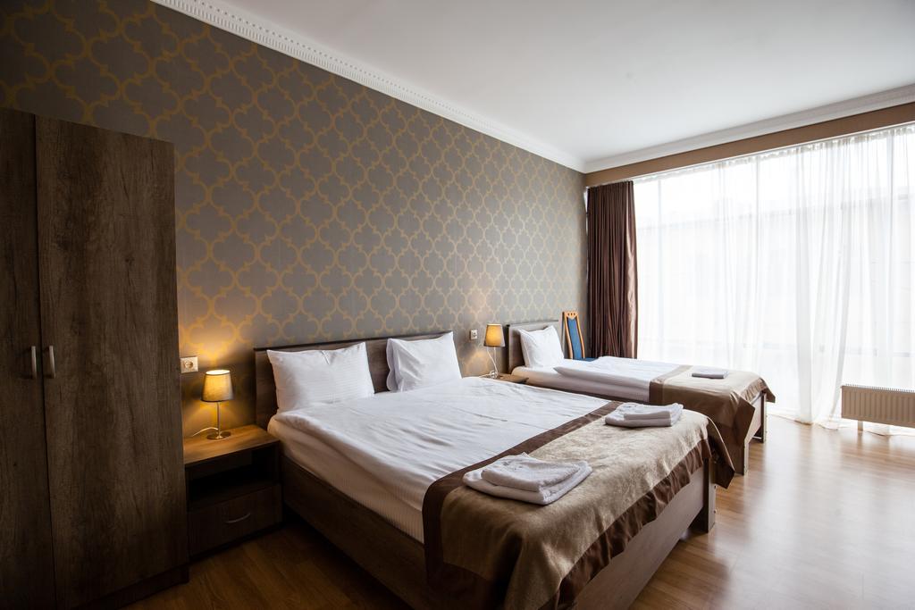 Hotel Almi Akhaltsikhe  Exteriör bild